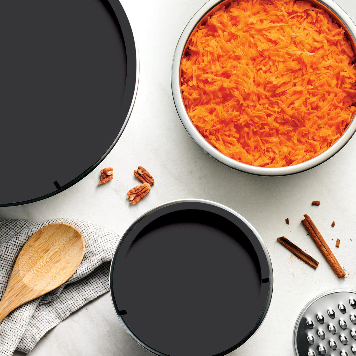 10 Piece Covered Stainless Steel and Silicone Mixing Bowl Set with Grating Tools