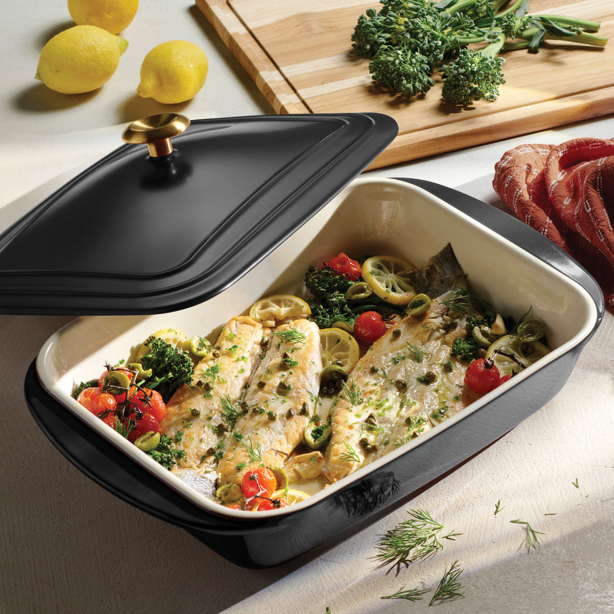 13.6 x 9.6 Inch Covered Ceramic Baking Dish