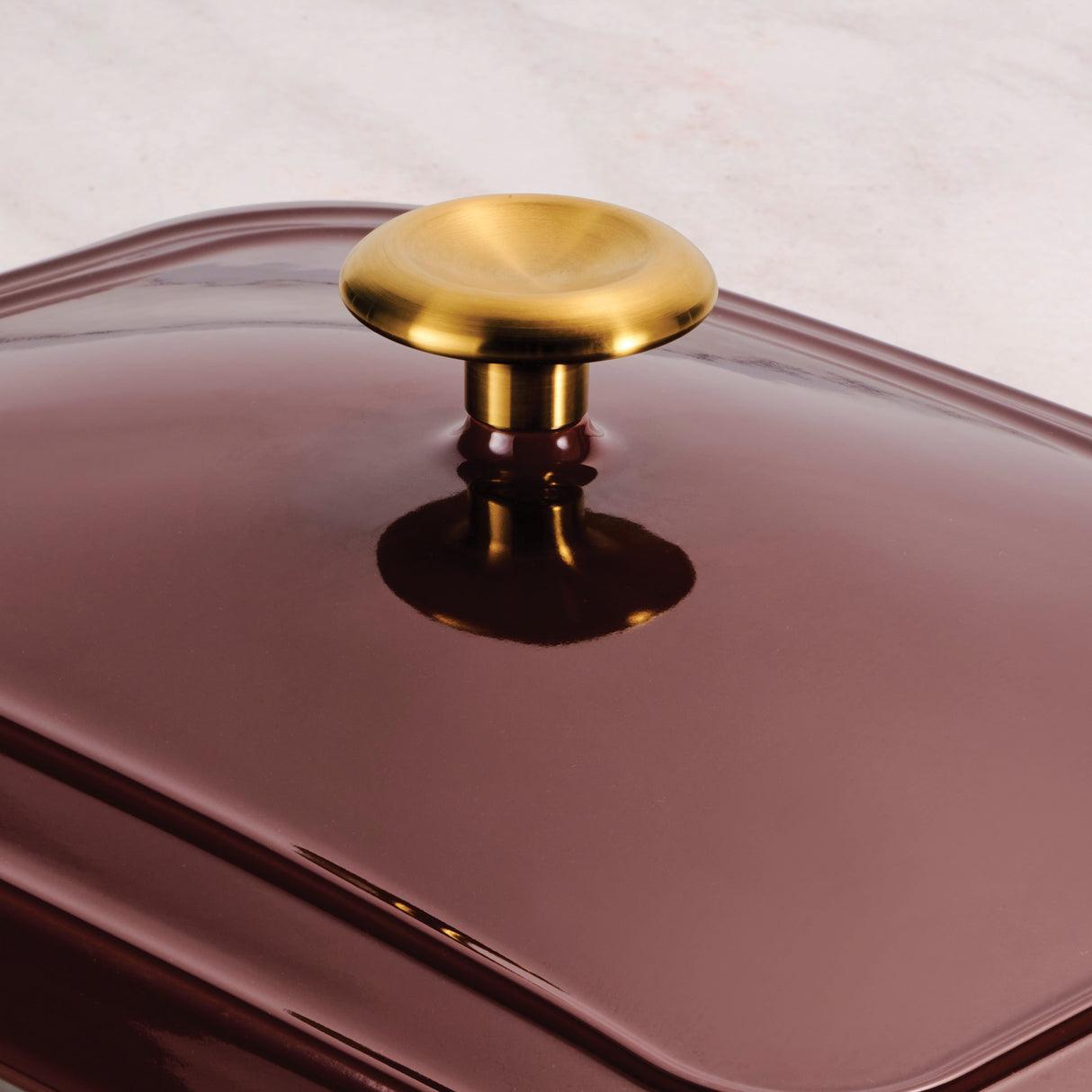 13.6 x 9.6 Inch Covered Ceramic Baking Dish