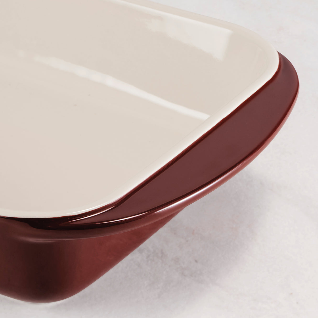 13.6 x 9.6 Inch Covered Ceramic Baking Dish