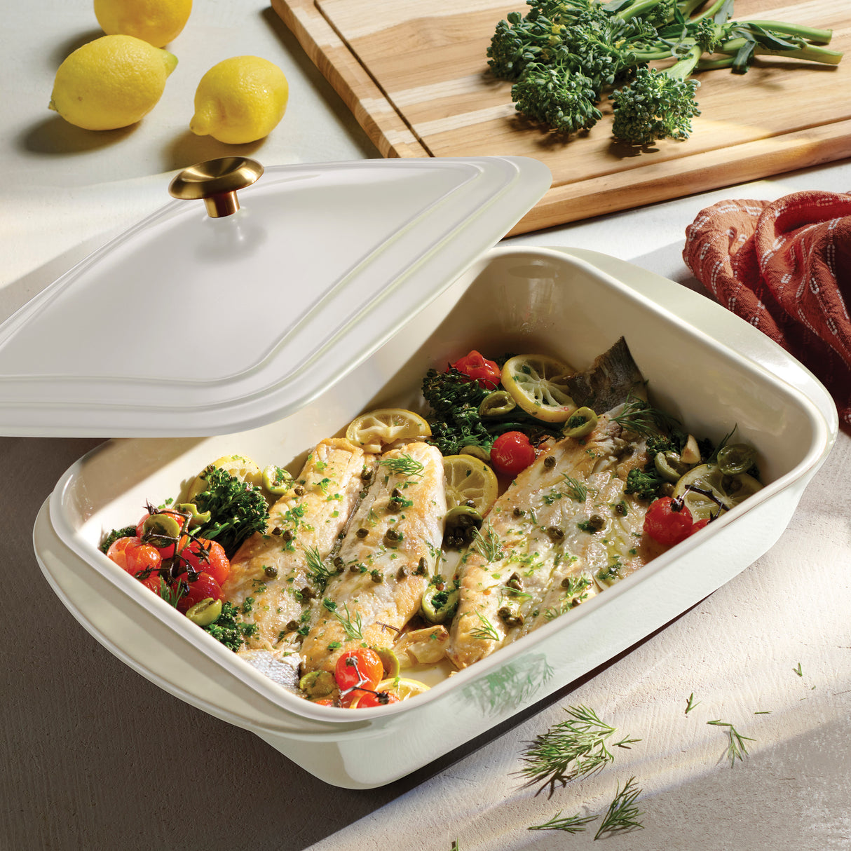 13.6 x 9.6 Inch Covered Ceramic Baking Dish