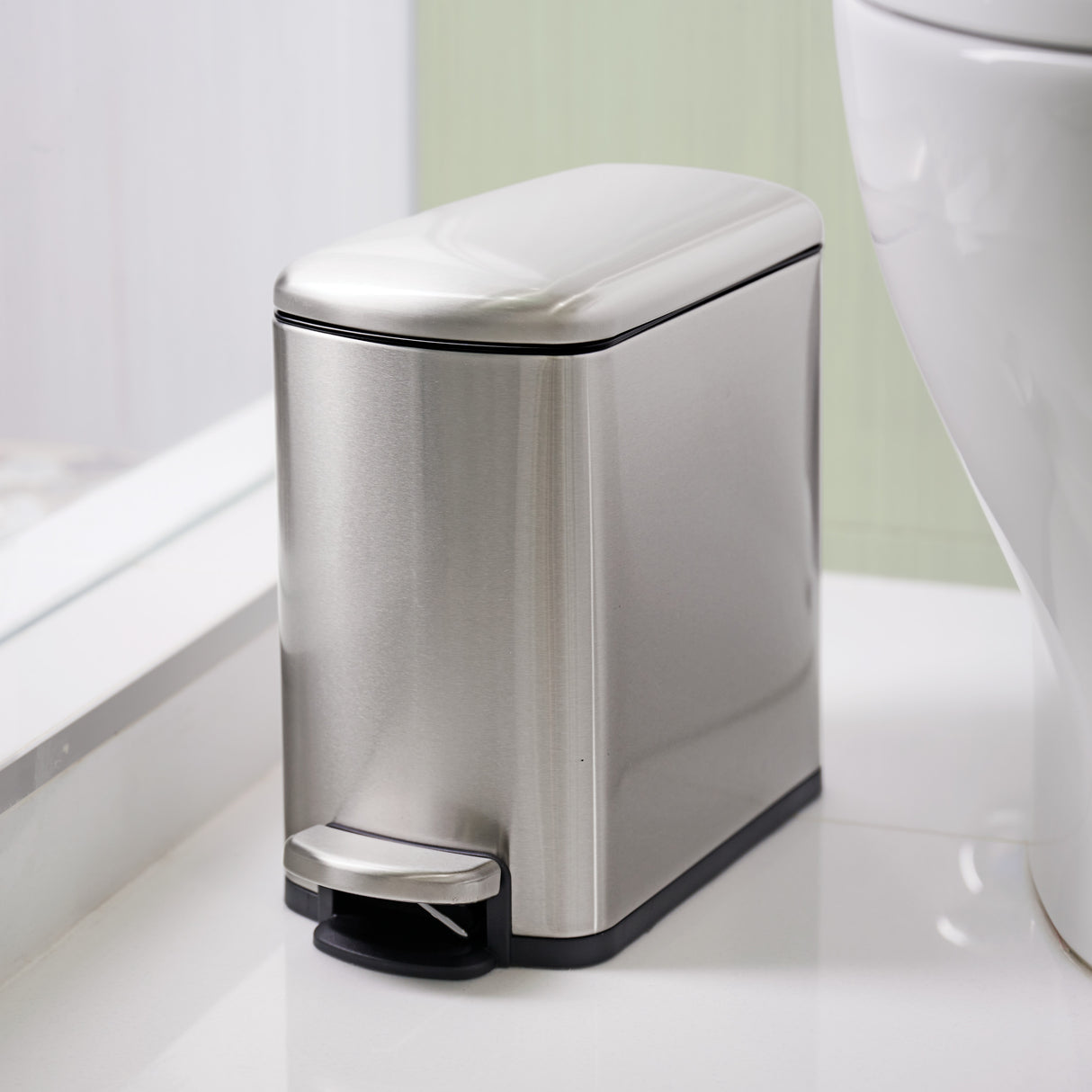 2 Pk-1.6 Gallon Step Trash Cans