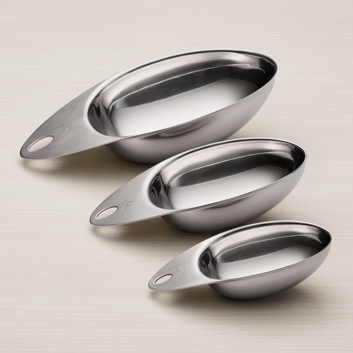 6 Piece Stainless Steel Covered Canister and Scoop Set