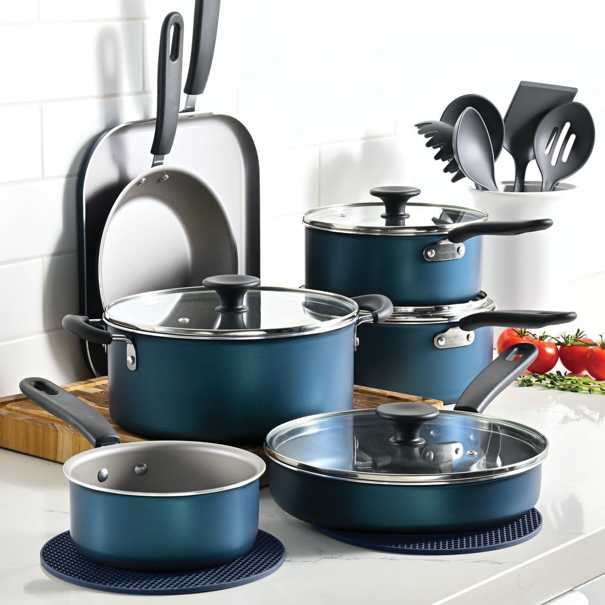 Primaware 18 Piece Nonstick Cookware Set