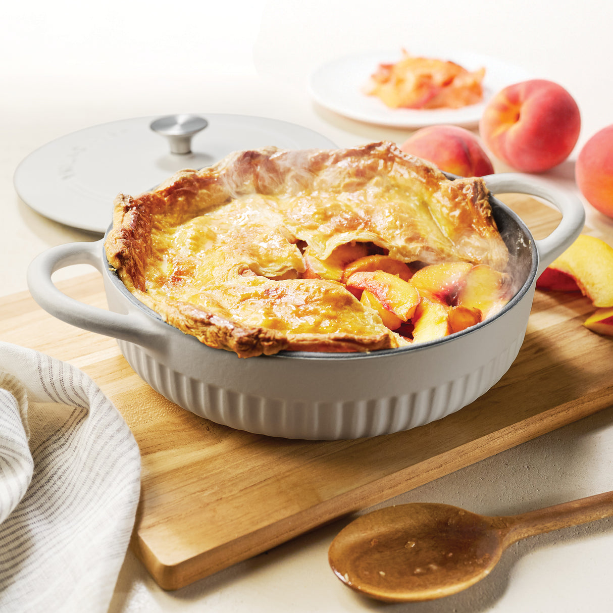 Mesa 3.5 Quart Enameled Cast Iron Braiser