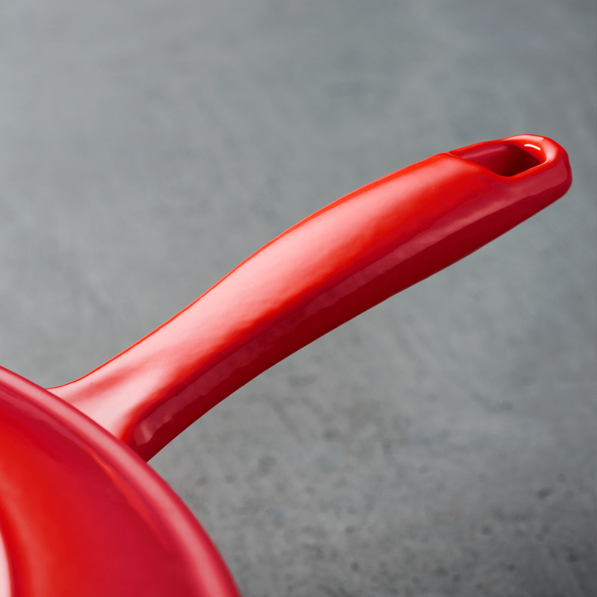 Bestow 10 in Enameled Cast-Iron Skillet - Gradated Red