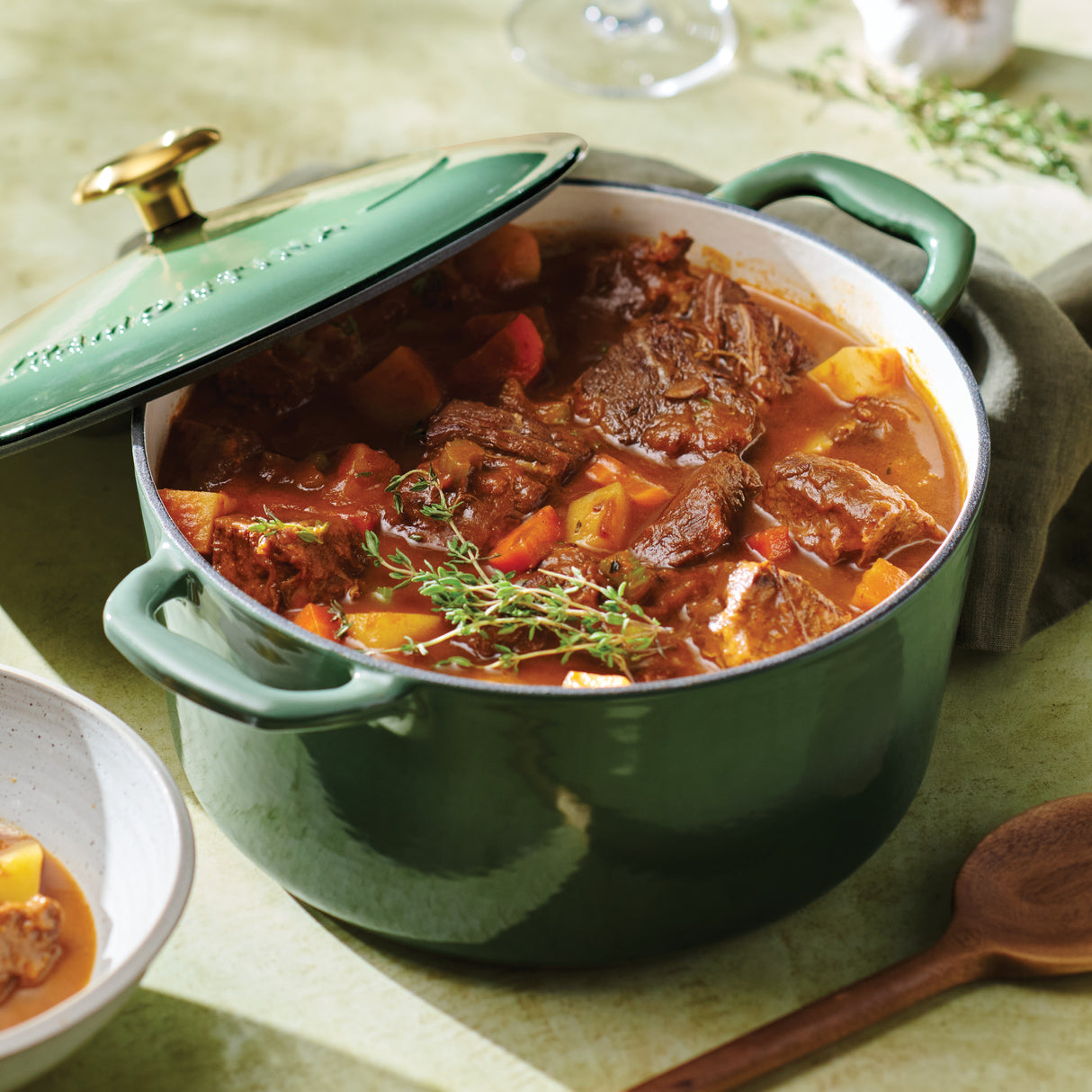 Bestow 5.5 Quart Enameled Cast Iron Covered Round Dutch Oven