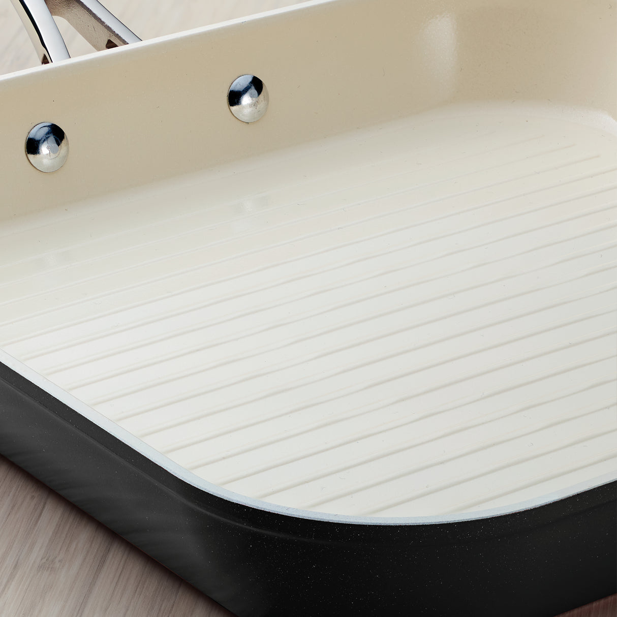 11 in Ceramic Square Grill Pan - Black