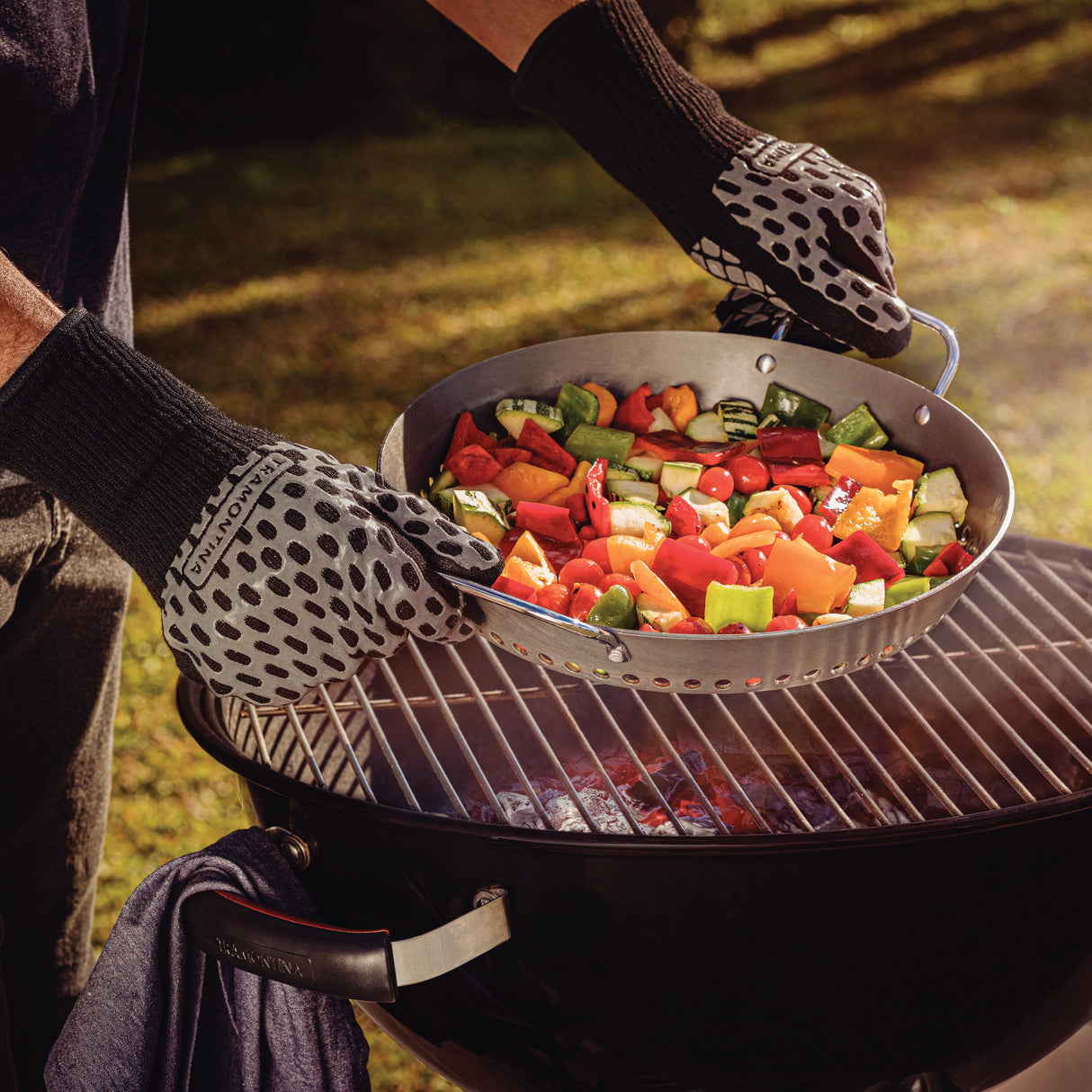 Churrasco BBQ 12 in Round Carbon Steel Grill Pan