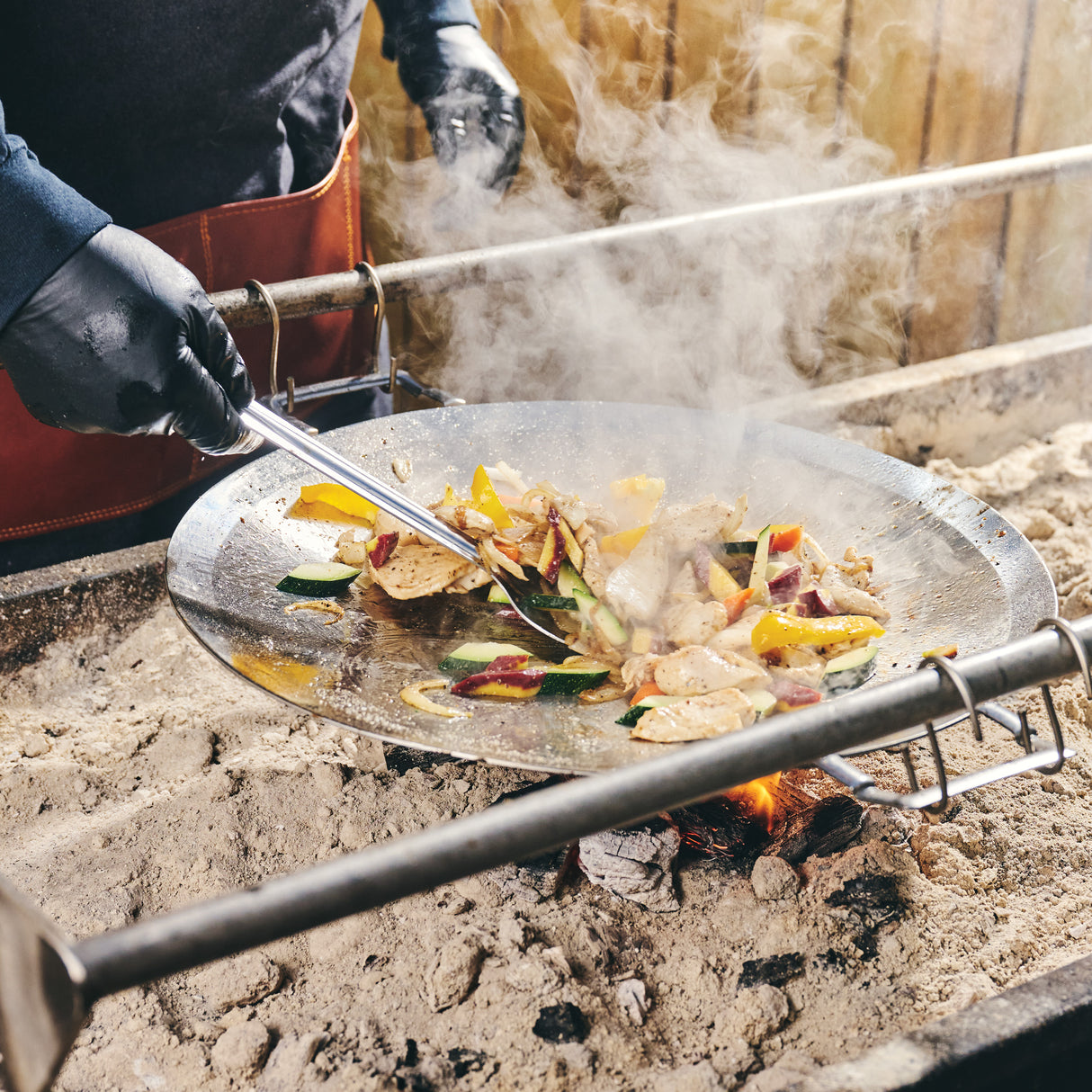 Churrasco BBQ 17.25 in Tri-Ply Clad Stainless Steel Round Grill Pan