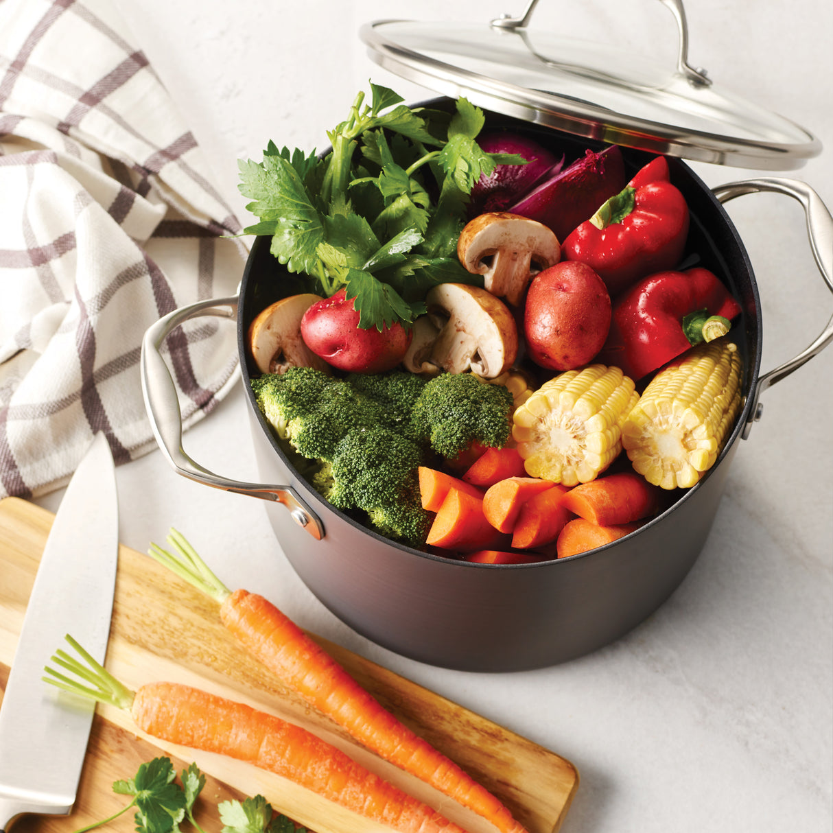 OnyxPro 8 Quart Hard Anodized Aluminum Covered Stock Pot