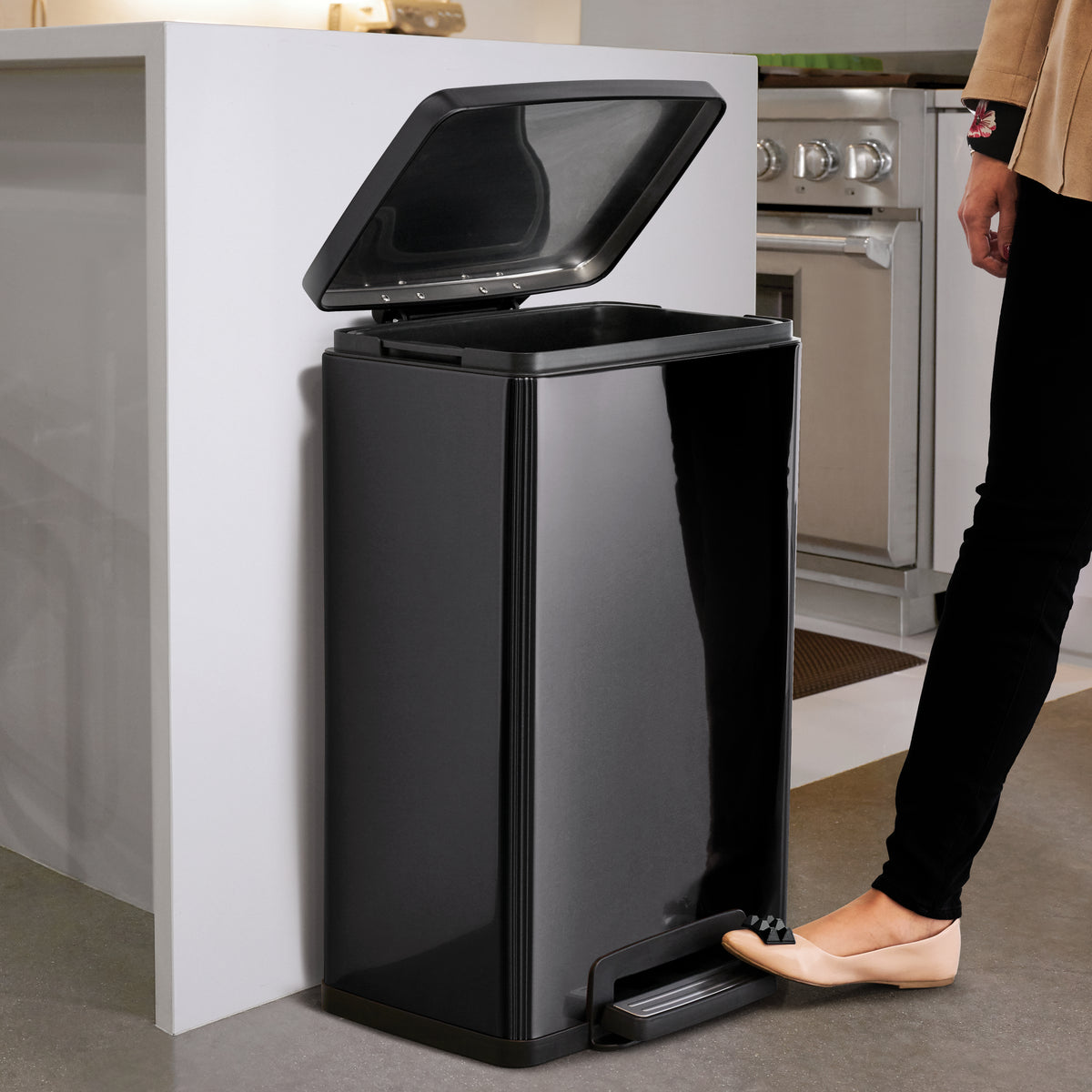 Stainless Steel Trash Cans – Tramontina USA