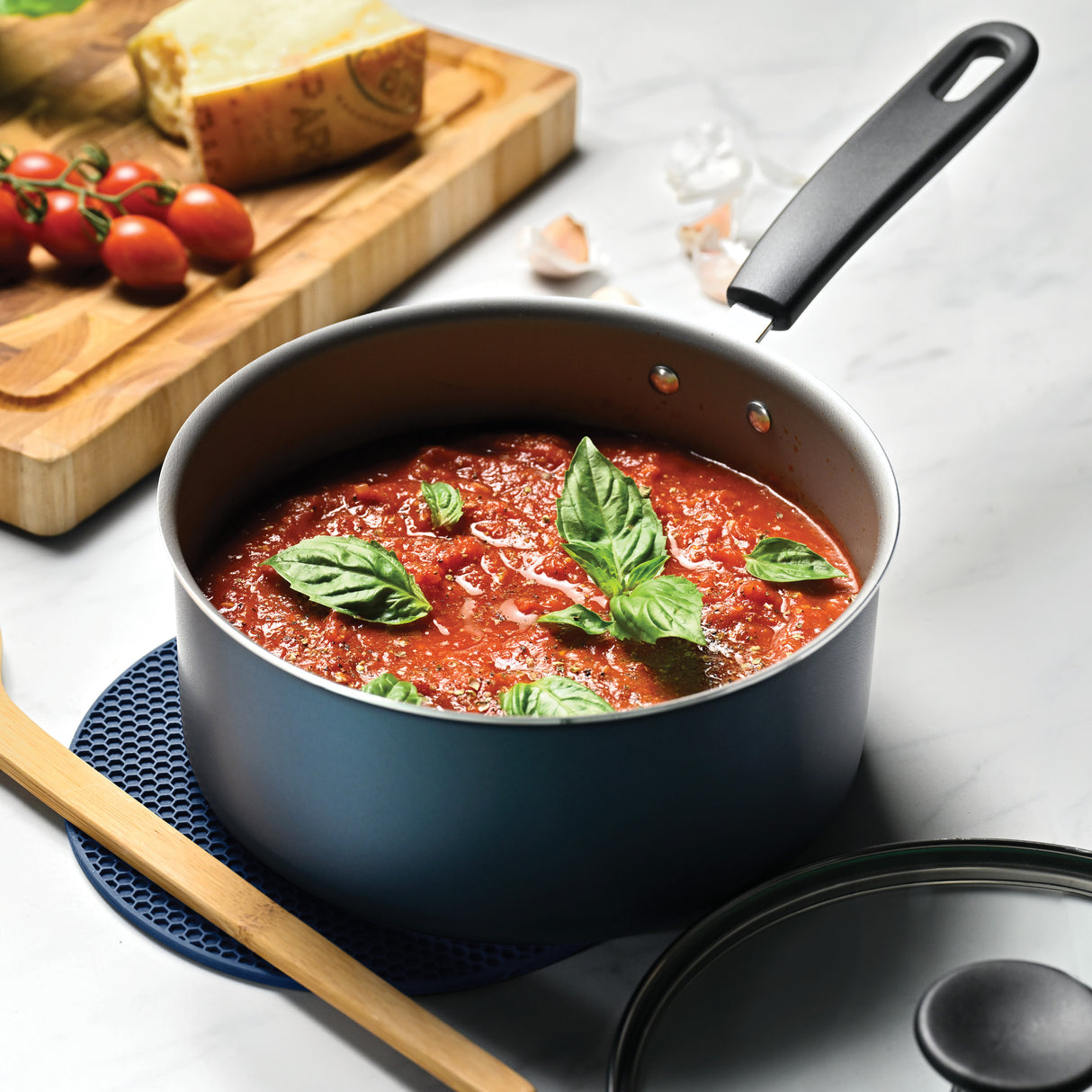 Primaware 18 Piece Nonstick Cookware Set