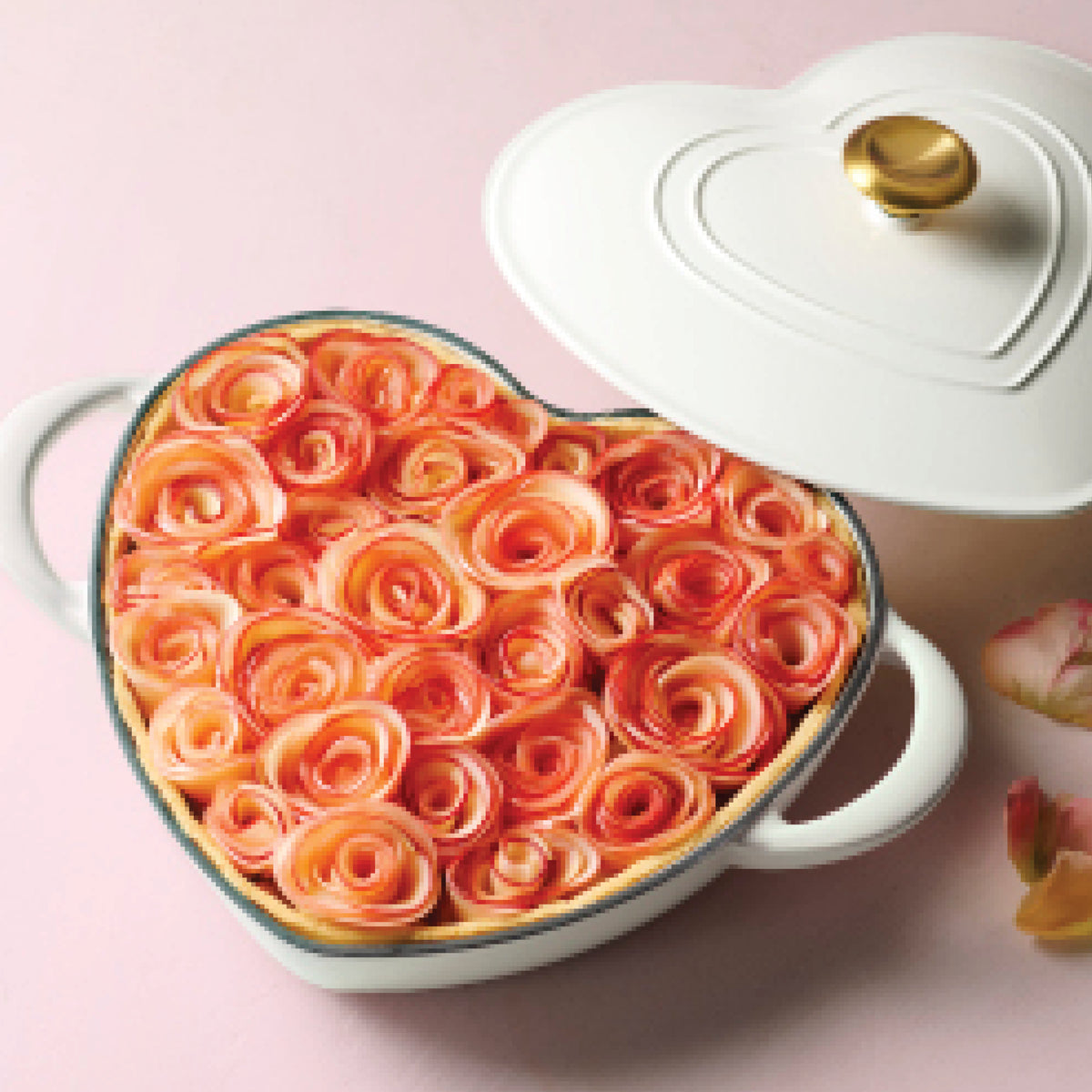 3 Quart Heart Shape Enameled Cast Iron Dutch Oven
