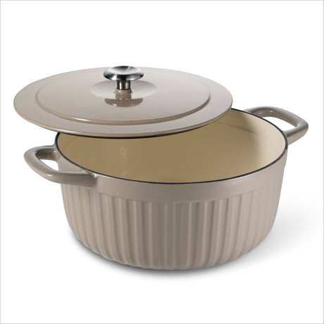 7 Quart Fluted Enameled Cast Iron Dutch Oven